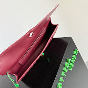 Kitlife Bottega Veneta Andiamo Clutch Burgundy With Daisy Flower Closure 836810 31x13x3cm - 6