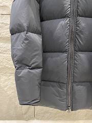 Kitlife Canada Goose Lawrence Men Down Jacket in Black / Dark Blue - 3