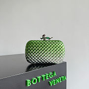 Kitlife Bottega Veneta Knot Flower Metallic Leather Minaudiere Bag Green & Silver 826183 19x11.5x5cm  - 1