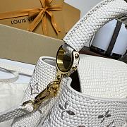 Kitlife Louis Vuitton Capucines Mini Handbag White Lizard Embroidered M13053 21x813cm - 2