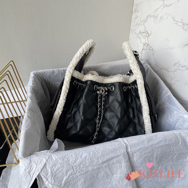 Kitlife Chanel Drawstring Handbag Black Grained Shearling Leather & Silver Metallic AS5293 30x26x14cm - 1