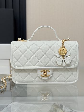 Kitlife Chanel 25B Clover Messenger Crossbody Bag White 16.5x25x8.5cm