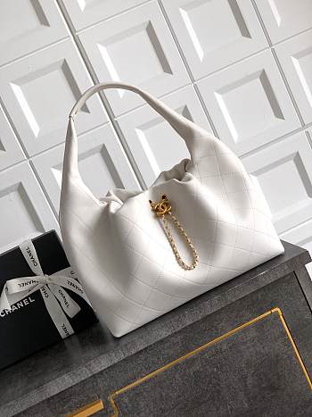 Kitlife Chanel 26C Hobo Bag in White Leather 35x12x45cm