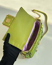 Kitlife Fendi Mini Bag Embroidered With Green Sequins 8601s 19x5x11cm - 5