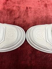 Kitlfie Gucci Women GG Embossed Trainer White Leather ‎ - 3