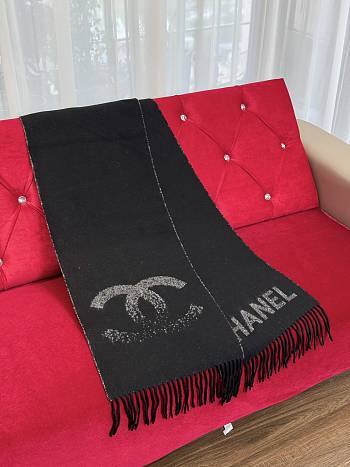 Kitlife Chanel Logo Gradient Scarf in Black 38x200cm