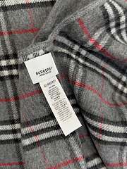Kitlife Burberry Double-Sided Small Check Cape Grey 130x130cm - 6