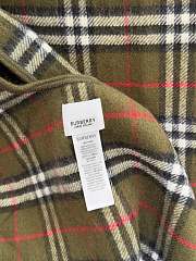 Kitlife Burberry Double-Sided Small Check Cape Dark Green 130x130cm  - 6