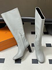 Kitlife Hermes Louisa Knee-High Boots in White - 6