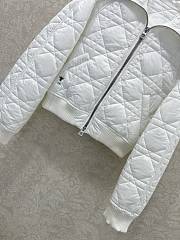 Kitlife Dior 25 Cannage Diorama Quilted Navy Collar Cotton-padded Jacket White - 6