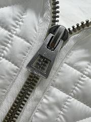 Kitlife Dior 25 Cannage Diorama Quilted Navy Collar Cotton-padded Jacket White - 5