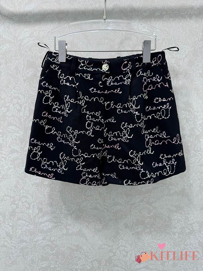 Kitlife Chanel Embroidered Wool Crepe Shorts Black & Multicolour - 1