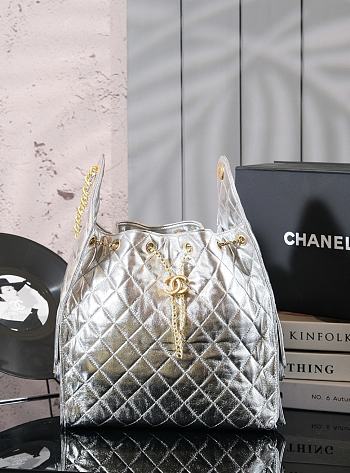 Kitlife Chanel 25C Drawstring Bucket Hobo Bag Silver Crinkled Glossy Calfskin AS5311 40x30x15cm 