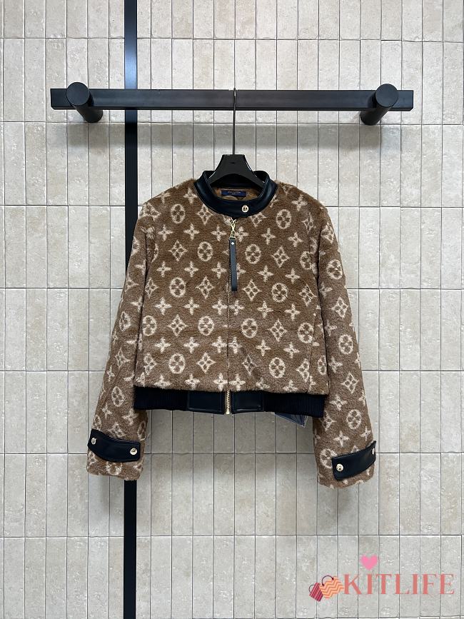 Kitlife Louis Vuitton 2025 Monogram Feathered Short Jacket Beige - 1