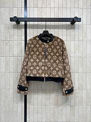 Kitlife Louis Vuitton 2025 Monogram Feathered Short Jacket Beige - 1