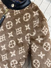Kitlife Louis Vuitton 2025 Monogram Feathered Short Jacket Beige - 5