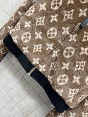Kitlife Louis Vuitton 2025 Monogram Feathered Short Jacket Beige - 2