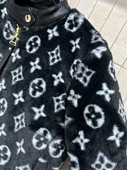 Kitlife Louis Vuitton 2025 Monogram Feathered Short Jacket Black - 4