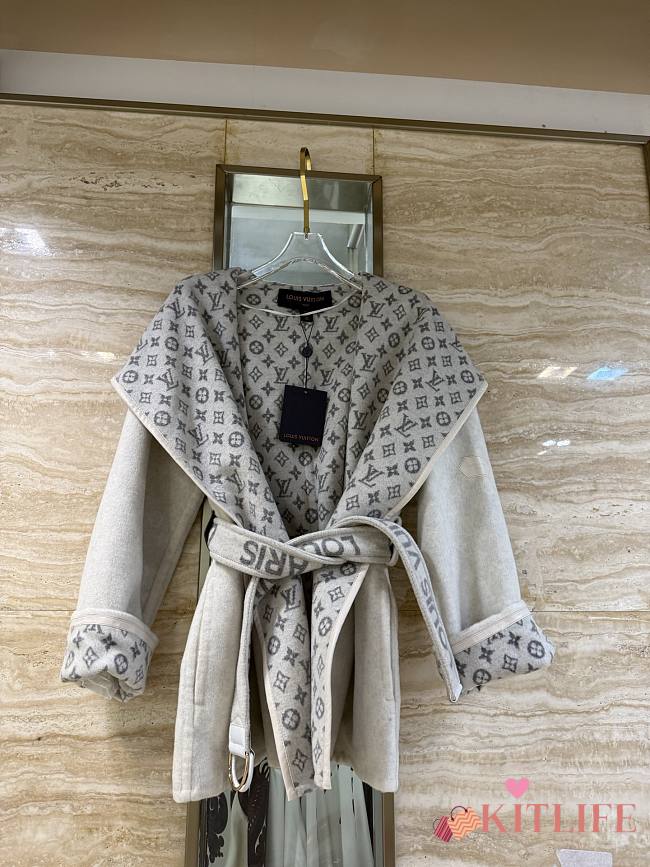 Kitlife Louis Vuitton Belted Short Wrap Pea Coat Grey - 1