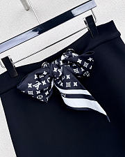 Kitlife Louis Vuitton Monogram Scarf Mini Skirt Black - 5