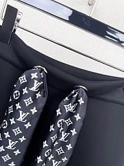 Kitlife Louis Vuitton Monogram Scarf Mini Skirt Black - 4