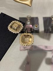 Kitlife Chanel 25k Gold Square Engraved Earrings with Double C Rhinestone Lace Trim - 4