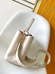 Kitlife Louis Vuitton Capucines Souple Medium Bag Off-White M14979 33x24x12cm  - 6