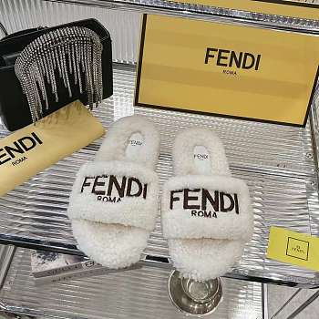 Kitlife Fendi Fur Slippers White