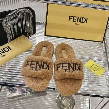 Kitlife Fendi Fur Slippers Beige