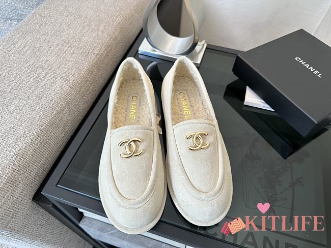Kitlife Chanel 25A Teddy Bear Fur Loafers Light Beige - 1