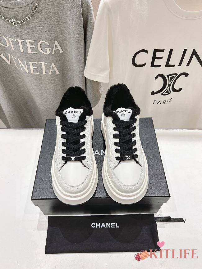 Kitlife Chanel 2025 Platform Biscuit Shoes with Wool Lining White - 1