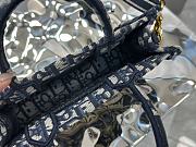 Kitlife Dior Mini Book Tote Blue Dior Oblique Embroidery 21.5x13x7.5cm - 4