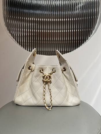 Kitlife Chanel 25C Drawstring Bucket Hobo Bag Cream Grained Leather 20x22x12.5cm 