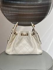 Kitlife Chanel 25C Drawstring Bucket Hobo Bag Cream Grained Leather 20x22x12.5cm  - 5