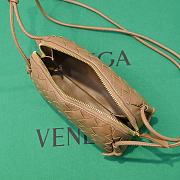 Kitlife Bottega Veneta Concert Pouch Brown 794258 18.5x11.5x8.5cm - 5