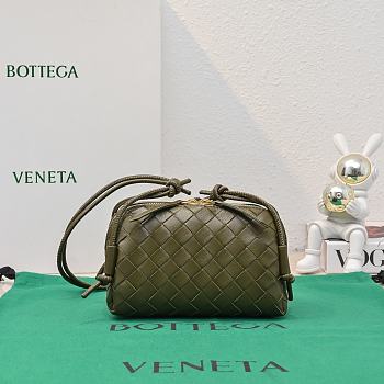 Kitlife Bottega Veneta Concert Pouch Green 794258 18.5x11.5x8.5cm