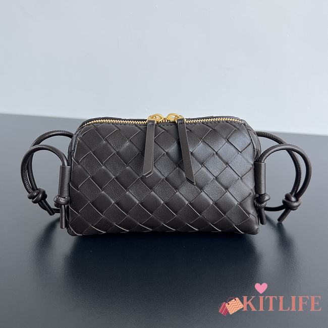 Kitlife Bottega Veneta Concert Pouch Dark Brown 794258 18.5x11.5x8.5cm  - 1