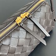 Kitlife Bottega Veneta Concert Pouch Dark Brown 794258 18.5x11.5x8.5cm  - 2