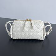 Kitlife Bottega Veneta Concert Pouch White 794258 18.5x11.5x8.5cm - 1