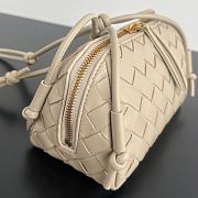 Kitlife Bottega Veneta Concert Pouch Beige 794258 18.5x11.5x8.5cm - 2