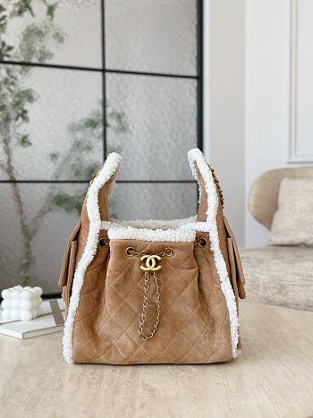 Kitlife Chanel Drawstring Handbag Beige Suede Leather & Gold Metallic AS5293 30x26x14cm 
