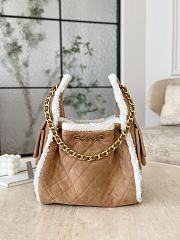 Kitlife Chanel Drawstring Handbag Beige Suede Leather & Gold Metallic AS5293 30x26x14cm  - 4