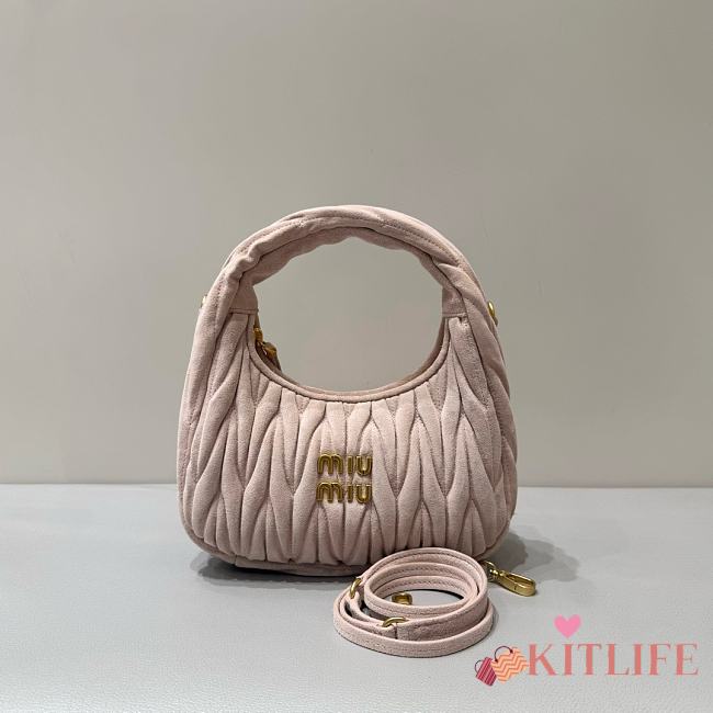 Kitlife Miu Miu Light Pink Wander Matelassé Suede Bag 20x17x6cm - 1