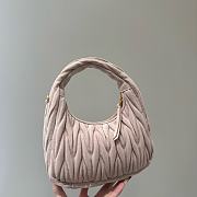 Kitlife Miu Miu Light Pink Wander Matelassé Suede Bag 20x17x6cm - 4