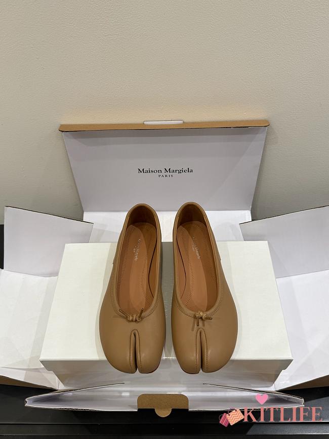 Kitlife Maison Margiela MM6 Pleated Split-toe Shoes Beige - 1