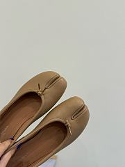 Kitlife Maison Margiela MM6 Pleated Split-toe Shoes Beige - 2