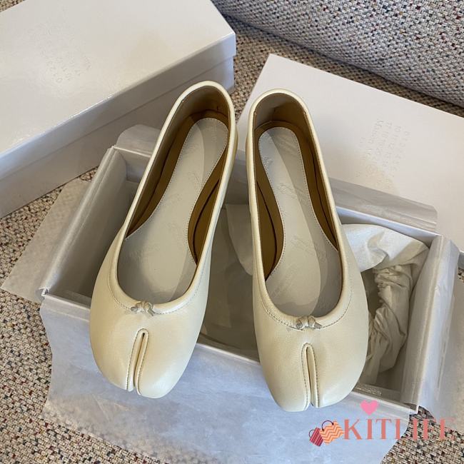 Kitlife Maison Margiela MM6 Pleated Split-toe Shoes White - 1