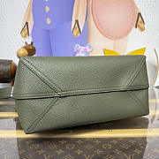 Kitlife Louis Vuitton Verso Hobo Handbag Green Seude M26747 30x15.5x33cm - 3