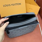 Kitlife Louis Vuitton Trio Messenger Grey Monogram Shadow Leather Bag M27185 25x18.5x7cm - 3