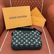 Kitlife Louis Vuitton Trio Messenger Green Monogram Shadow Leather Bag M27185 25x18.5x7cm  - 5